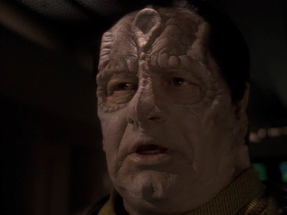 extant_StarTrek_DS9_3x21-TheDieIsCast_02883.jpg