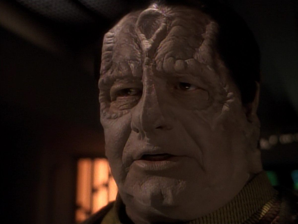 extant_StarTrek_DS9_3x21-TheDieIsCast_02884.jpg