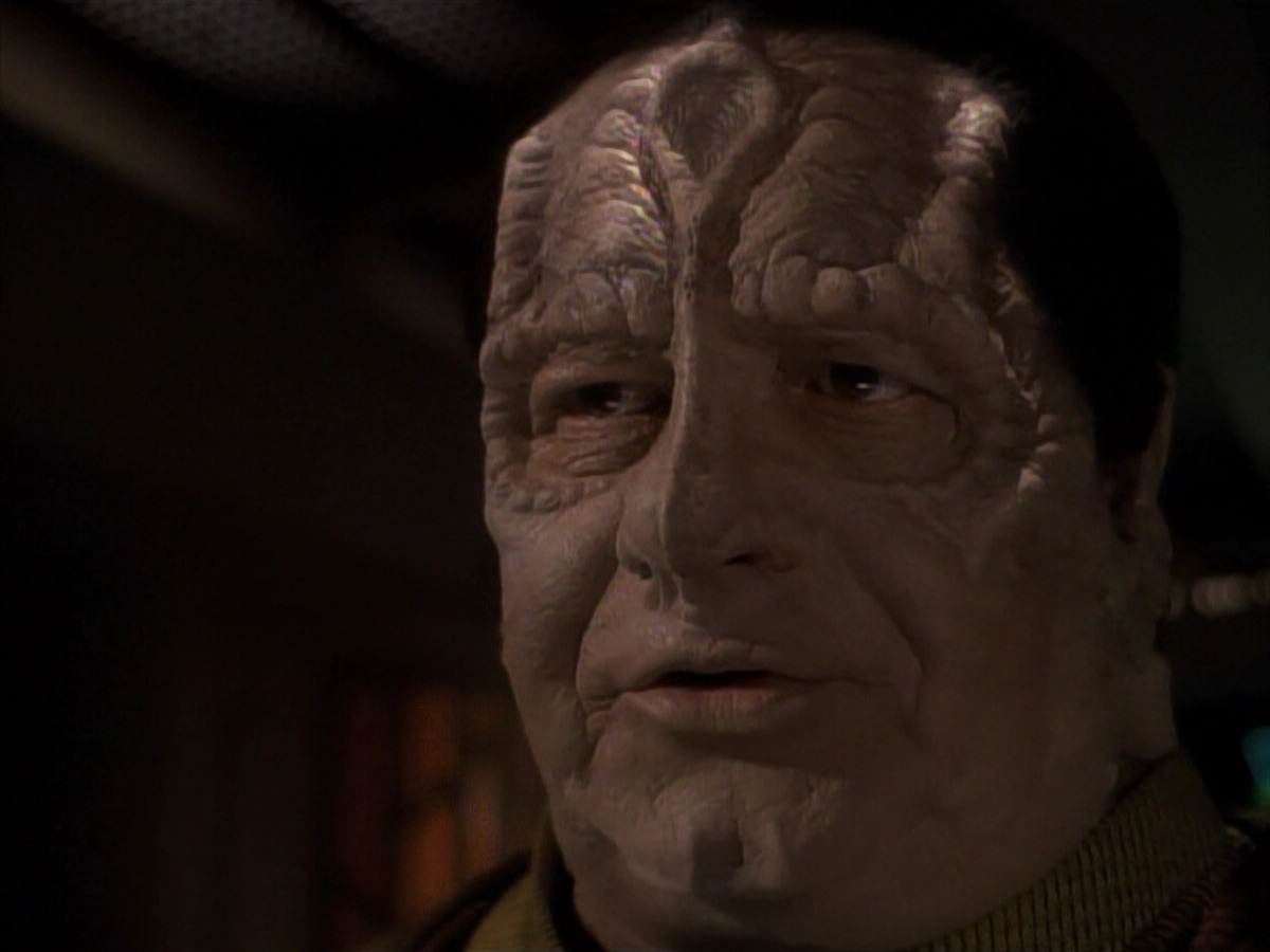 extant_StarTrek_DS9_3x21-TheDieIsCast_02885.jpg