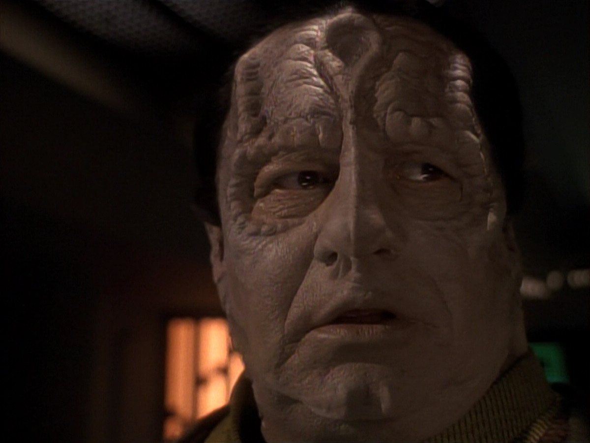 extant_StarTrek_DS9_3x21-TheDieIsCast_02897.jpg