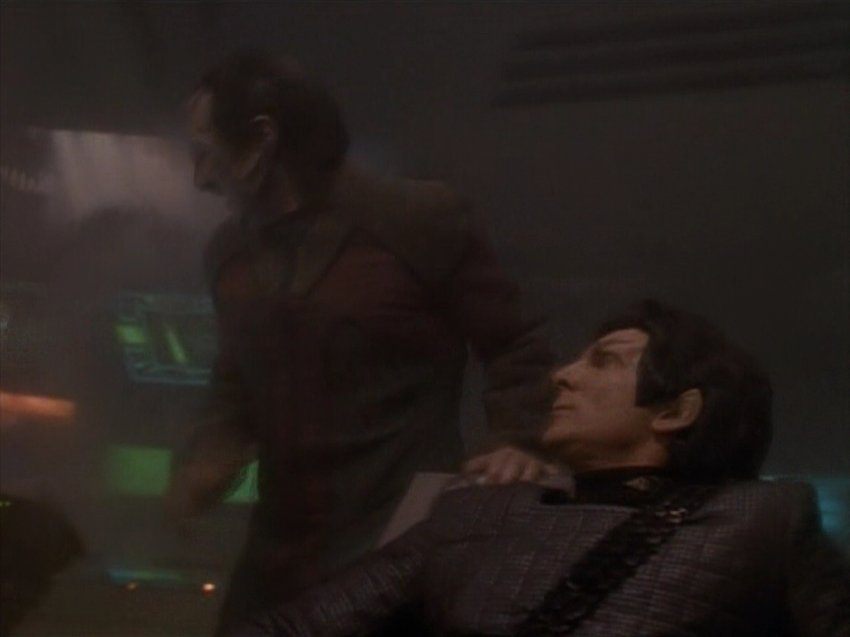 extant_StarTrek_DS9_3x21-TheDieIsCast_02942.jpg