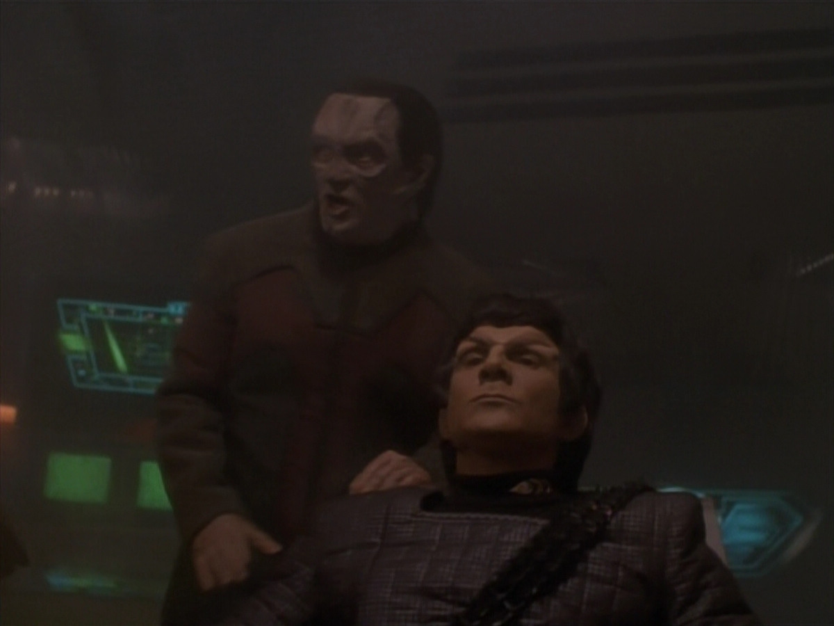 extant_StarTrek_DS9_3x21-TheDieIsCast_02948.jpg