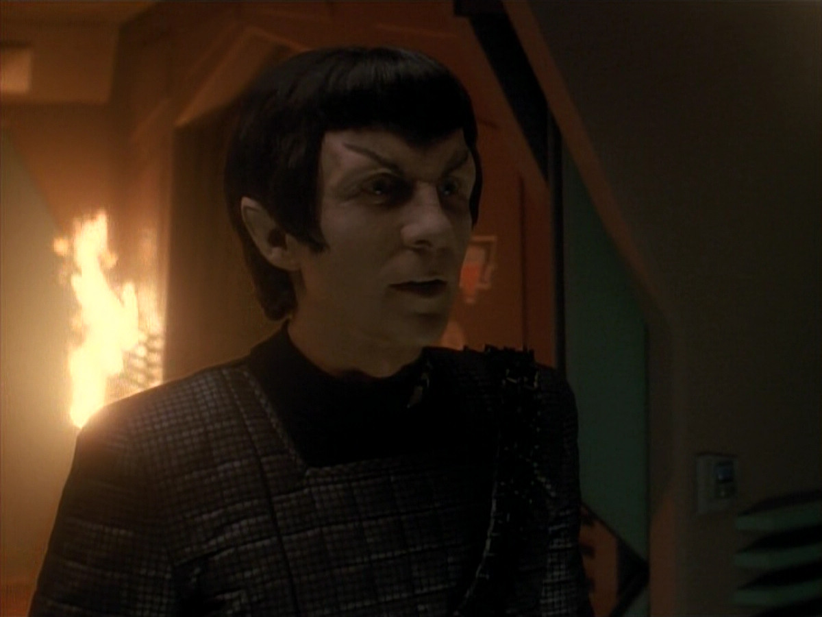 extant_StarTrek_DS9_3x21-TheDieIsCast_03094.jpg