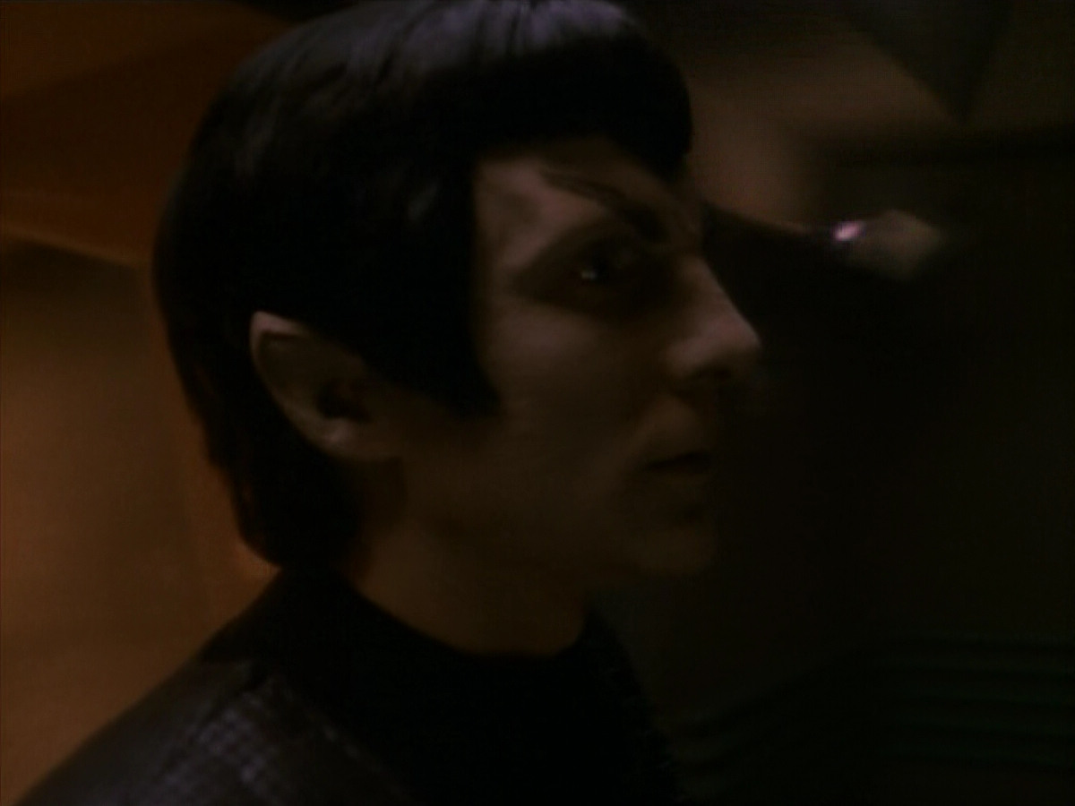 extant_StarTrek_DS9_3x21-TheDieIsCast_03125.jpg