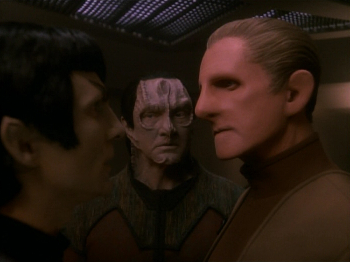 extant_StarTrek_DS9_3x21-TheDieIsCast_03136.jpg