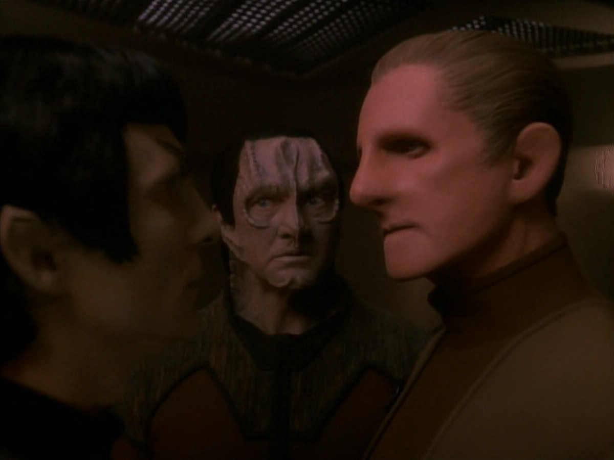 extant_StarTrek_DS9_3x21-TheDieIsCast_03137.jpg