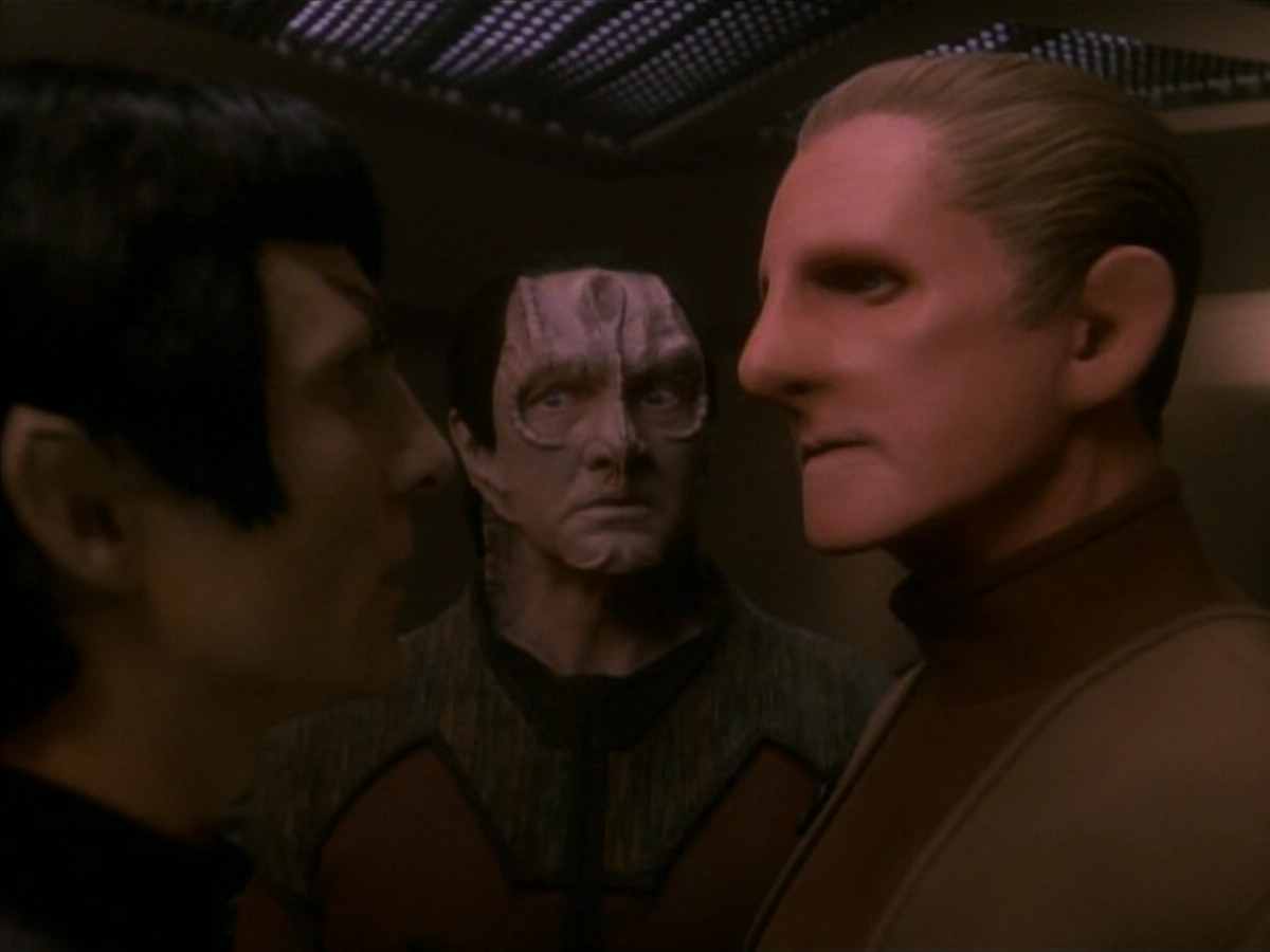 extant_StarTrek_DS9_3x21-TheDieIsCast_03141.jpg
