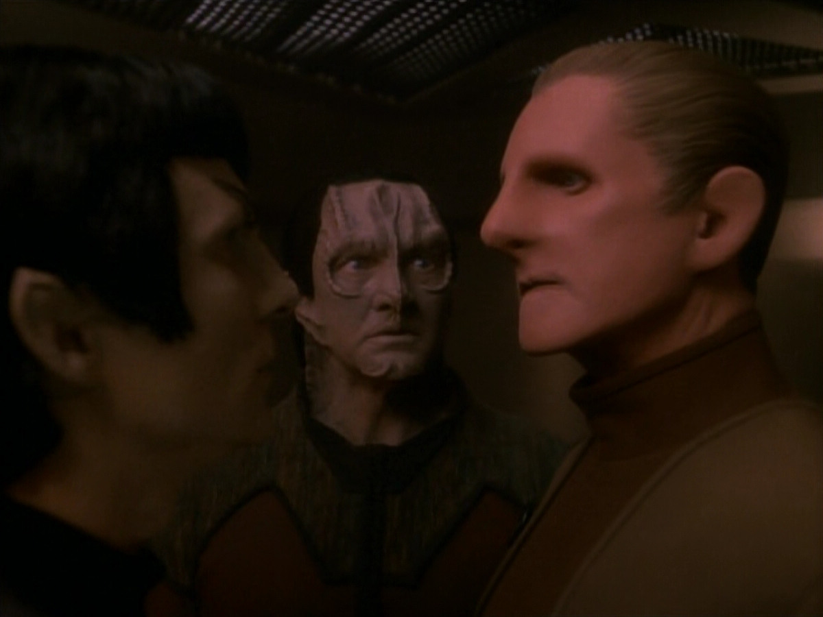 extant_StarTrek_DS9_3x21-TheDieIsCast_03144.jpg