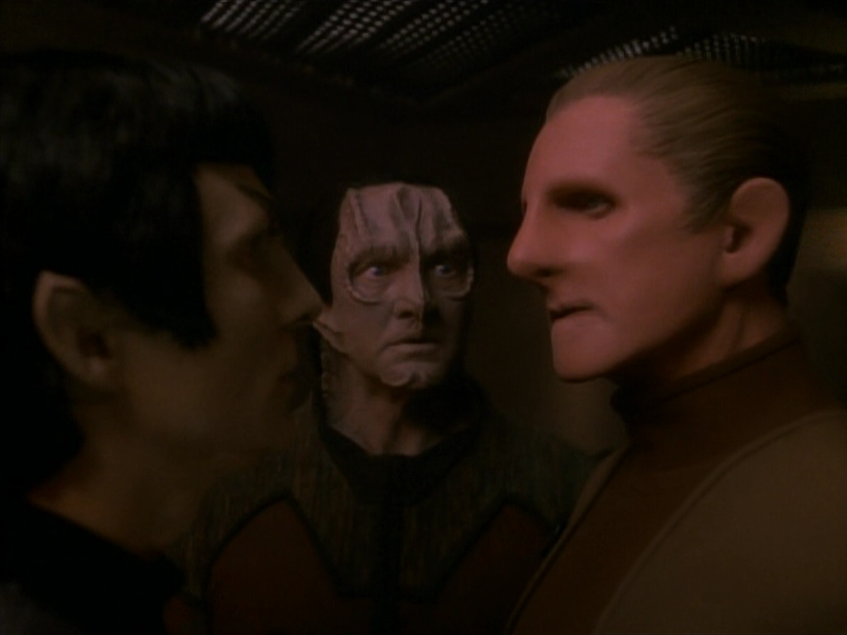 extant_StarTrek_DS9_3x21-TheDieIsCast_03147.jpg