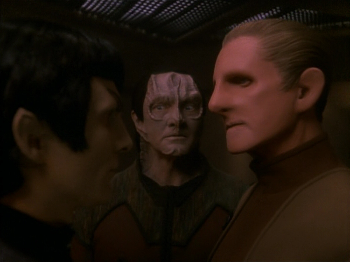 extant_StarTrek_DS9_3x21-TheDieIsCast_03157.jpg