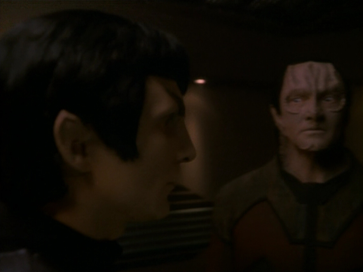 extant_StarTrek_DS9_3x21-TheDieIsCast_03159.jpg
