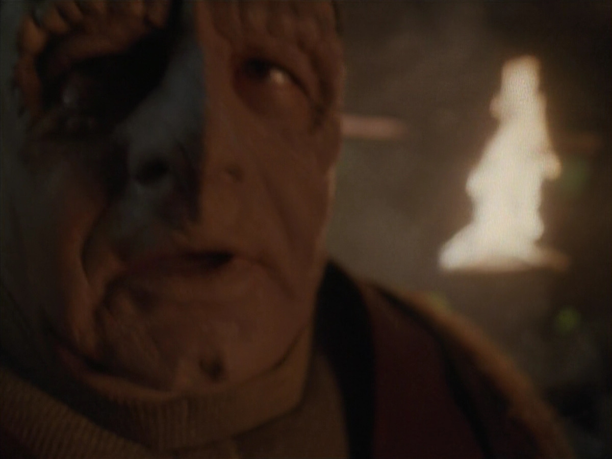 extant_StarTrek_DS9_3x21-TheDieIsCast_03216.jpg