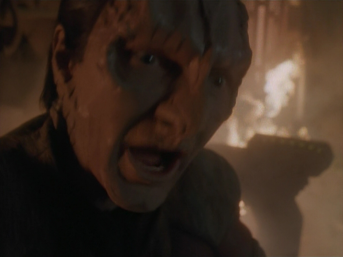 extant_StarTrek_DS9_3x21-TheDieIsCast_03221.jpg