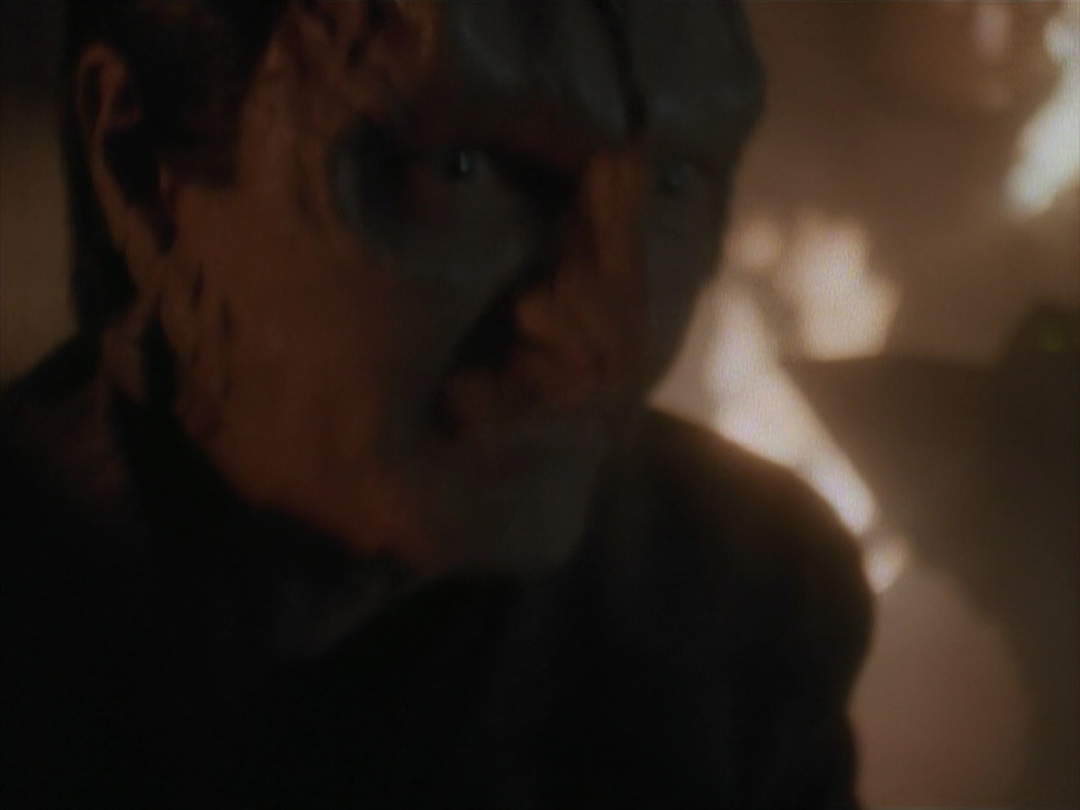 extant_StarTrek_DS9_3x21-TheDieIsCast_03237.jpg