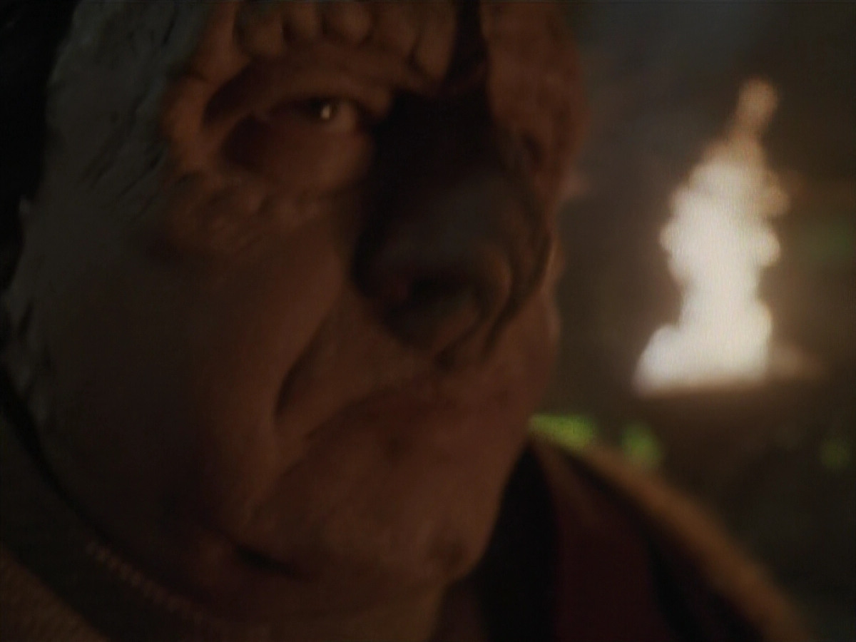 extant_StarTrek_DS9_3x21-TheDieIsCast_03240.jpg