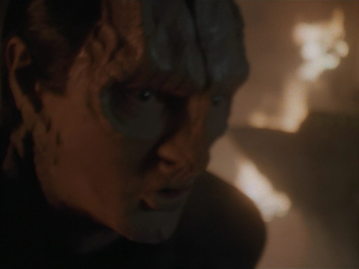 extant_StarTrek_DS9_3x21-TheDieIsCast_03265.jpg