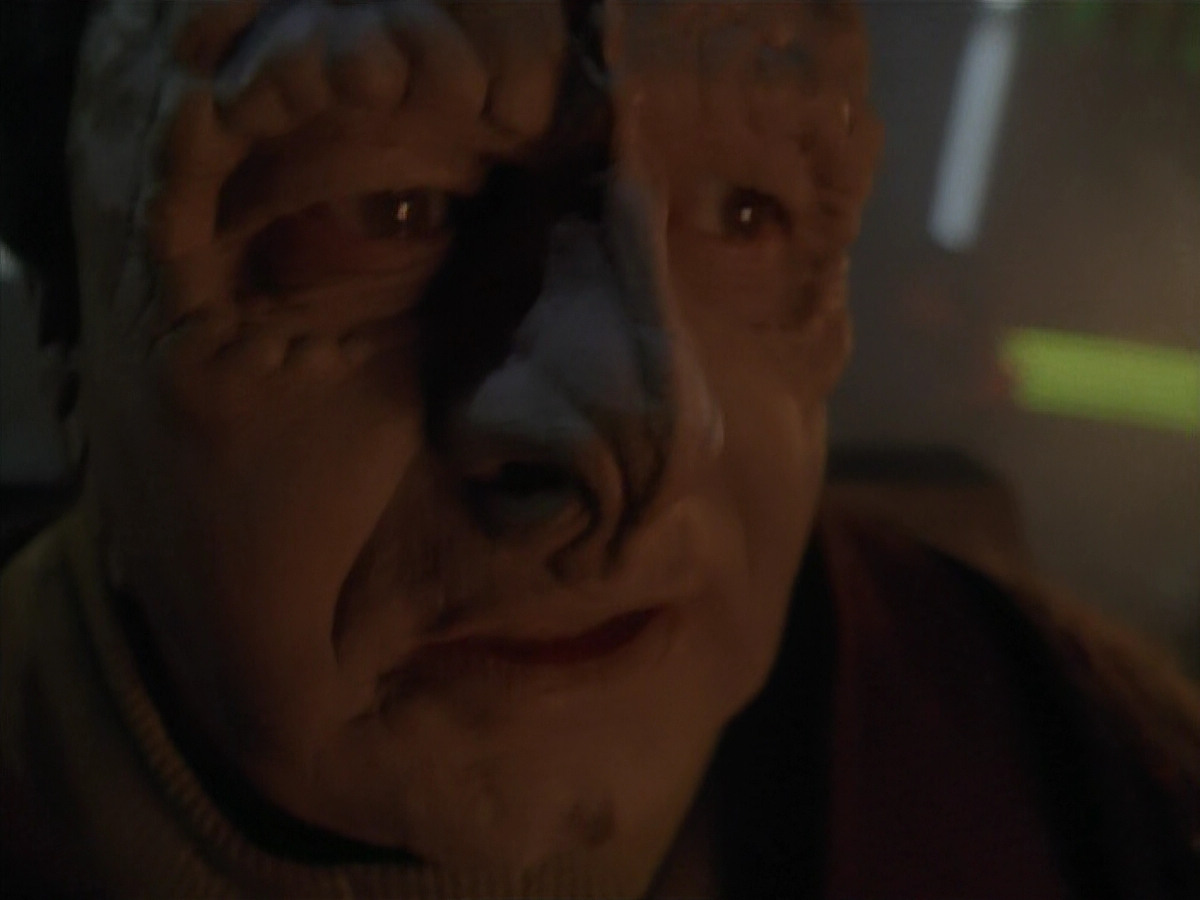 extant_StarTrek_DS9_3x21-TheDieIsCast_03289.jpg