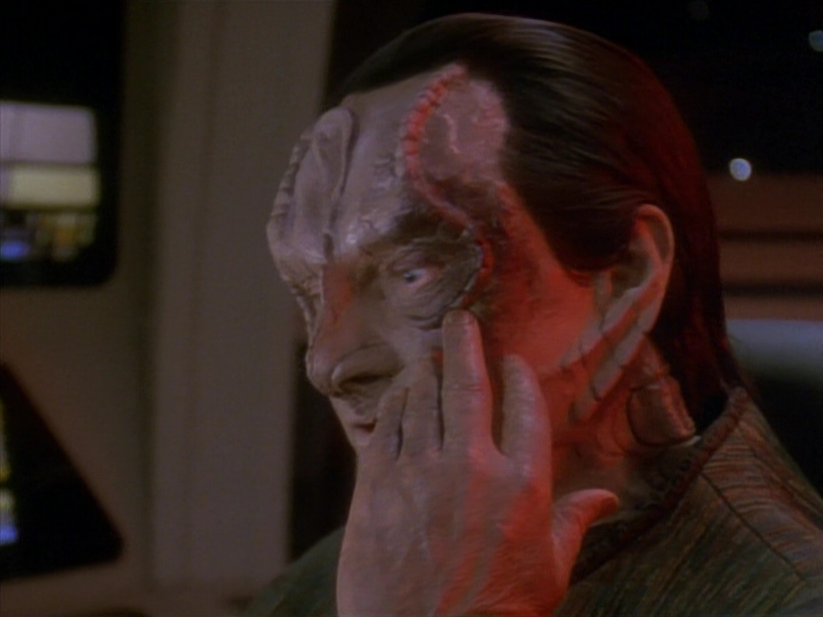 extant_StarTrek_DS9_3x21-TheDieIsCast_03294.jpg