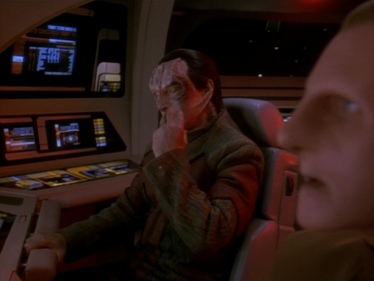 extant_StarTrek_DS9_3x21-TheDieIsCast_03299.jpg