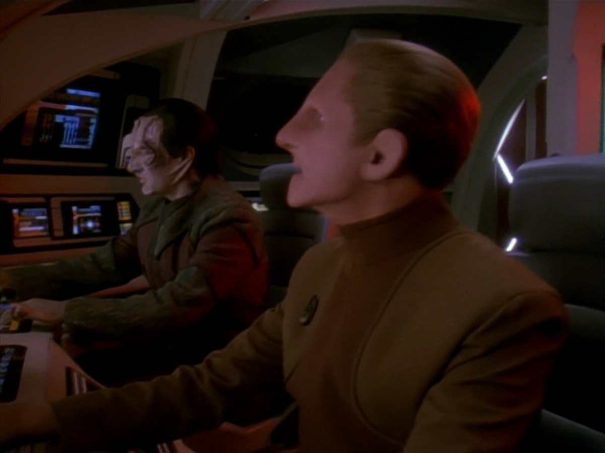 extant_StarTrek_DS9_3x21-TheDieIsCast_03317.jpg