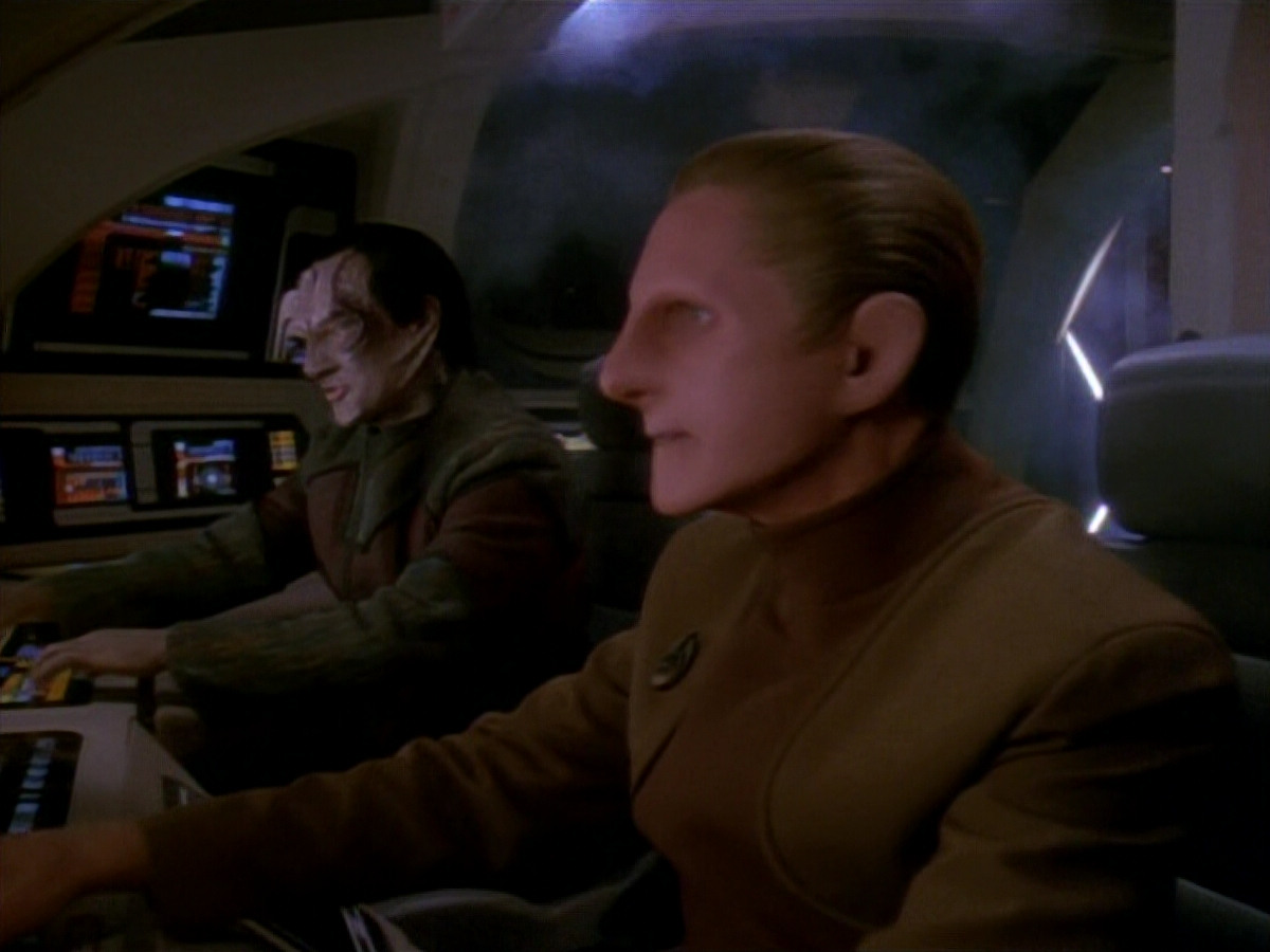 extant_StarTrek_DS9_3x21-TheDieIsCast_03326.jpg