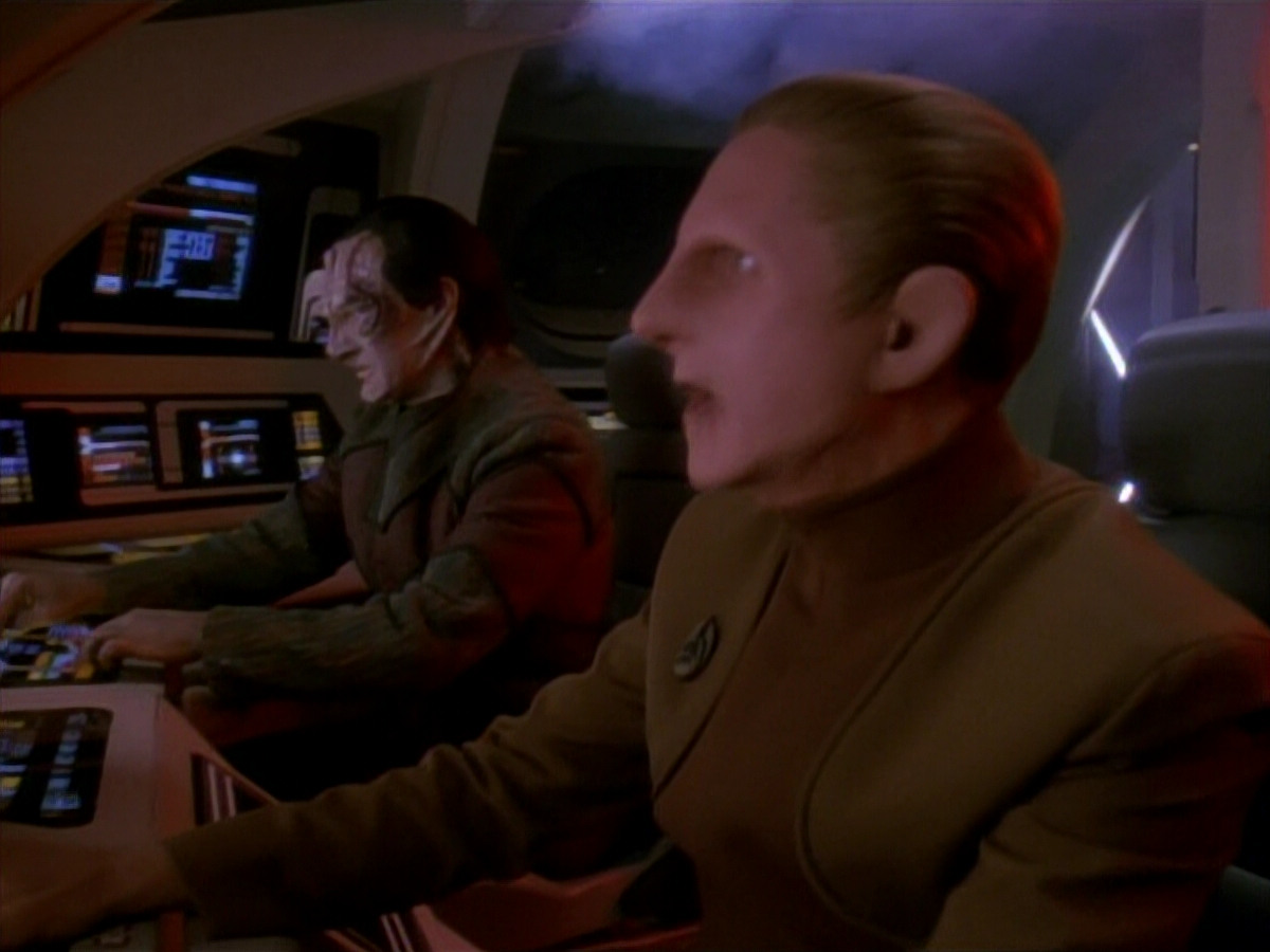 extant_StarTrek_DS9_3x21-TheDieIsCast_03331.jpg
