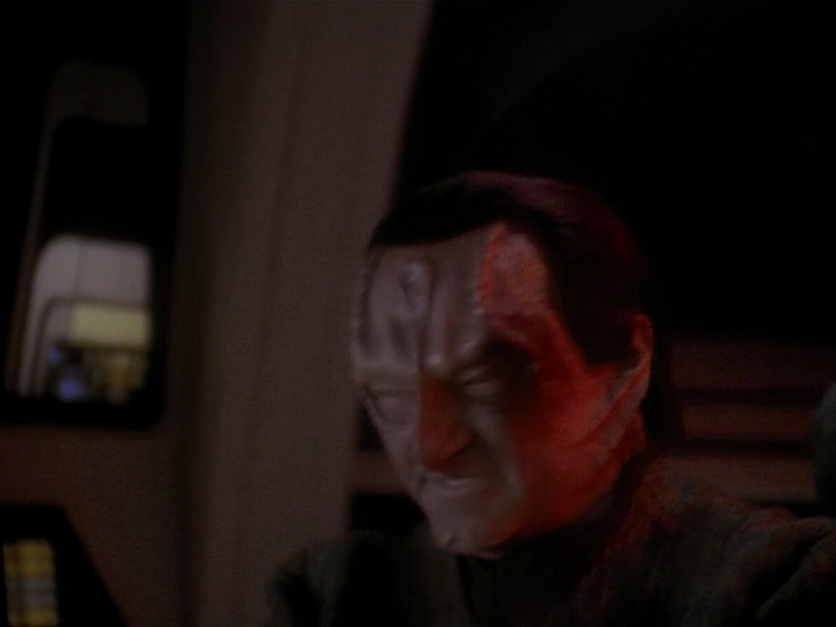 extant_StarTrek_DS9_3x21-TheDieIsCast_03344.jpg
