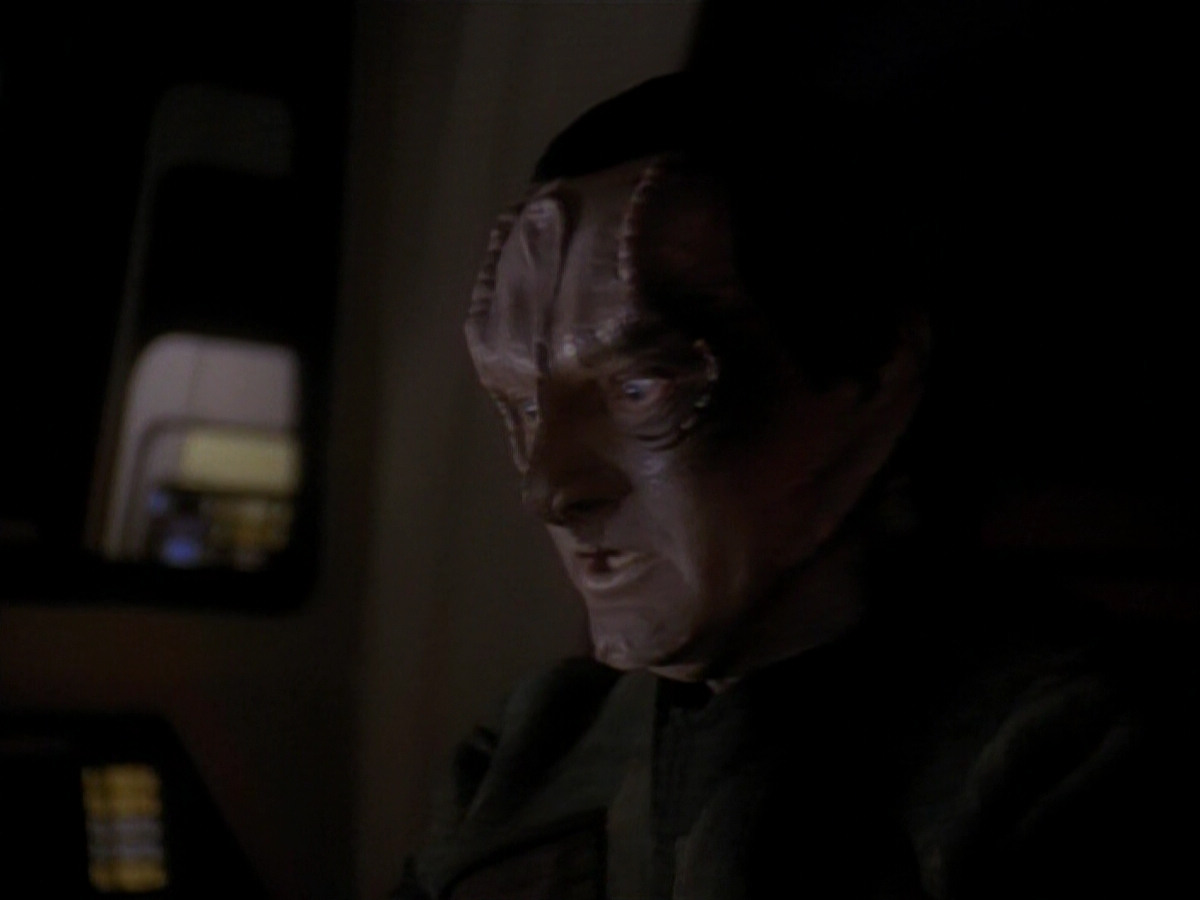 extant_StarTrek_DS9_3x21-TheDieIsCast_03346.jpg