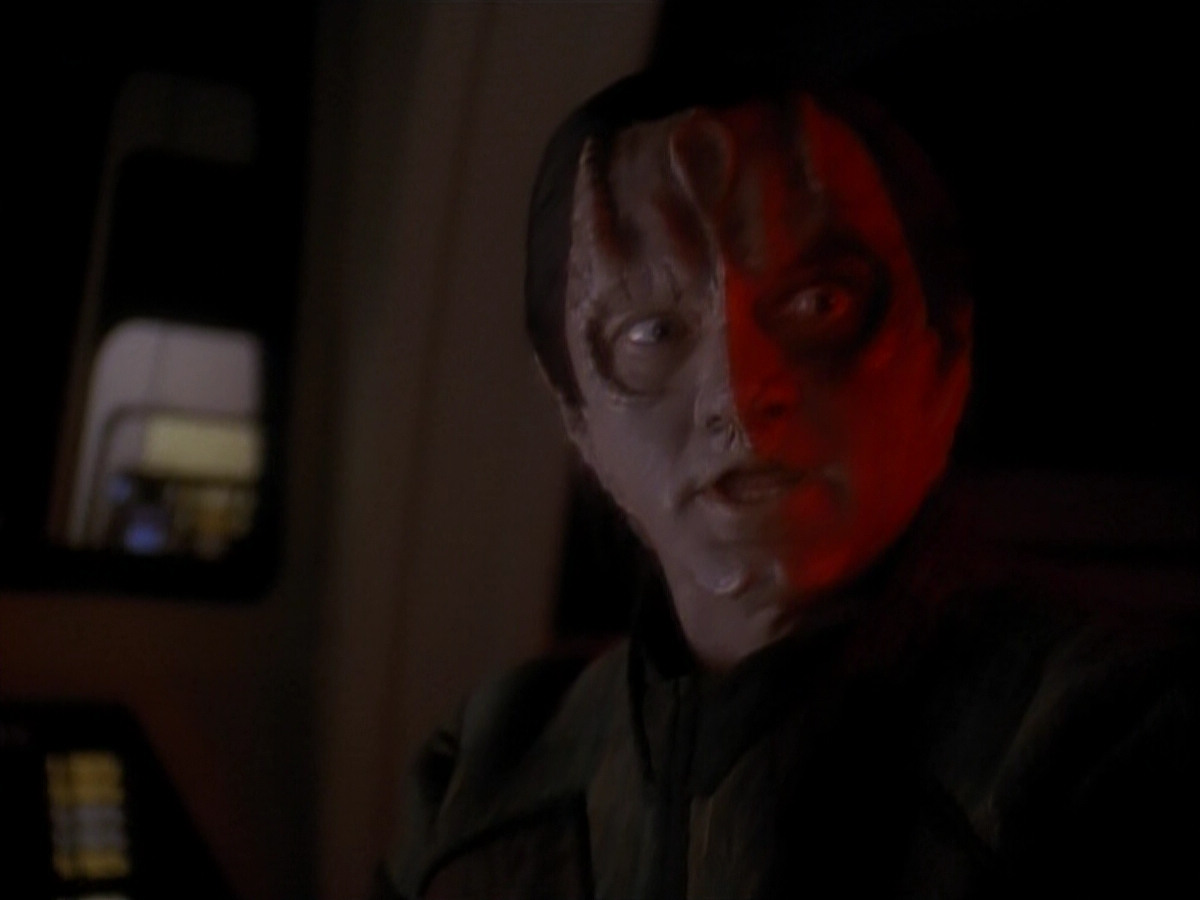 extant_StarTrek_DS9_3x21-TheDieIsCast_03355.jpg
