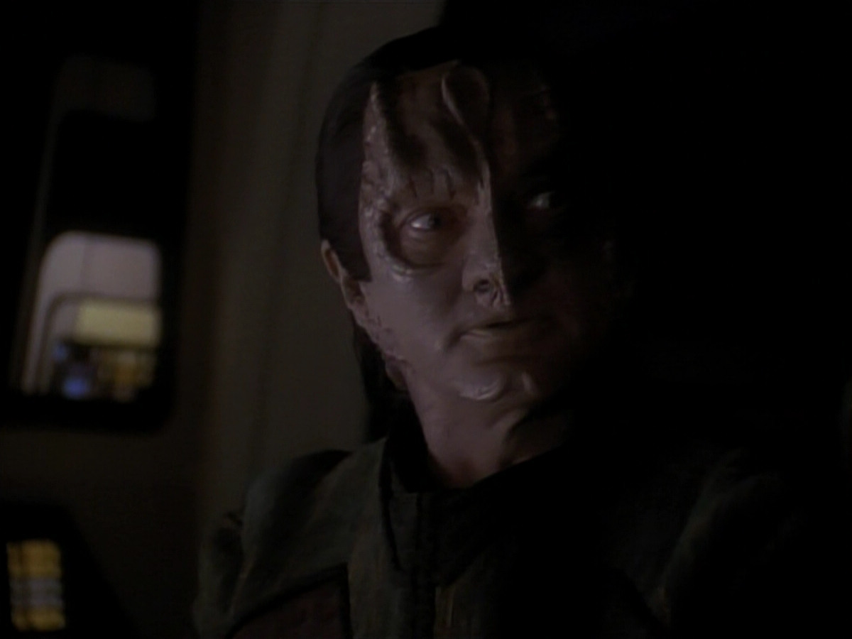 extant_StarTrek_DS9_3x21-TheDieIsCast_03365.jpg
