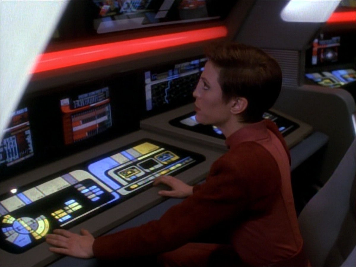 extant_StarTrek_DS9_3x21-TheDieIsCast_03399.jpg