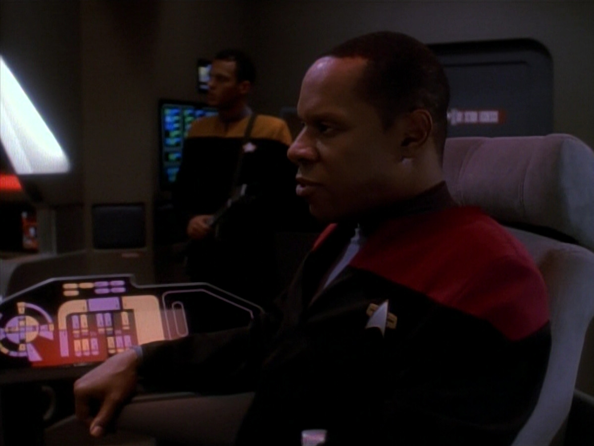 extant_StarTrek_DS9_3x21-TheDieIsCast_03414.jpg
