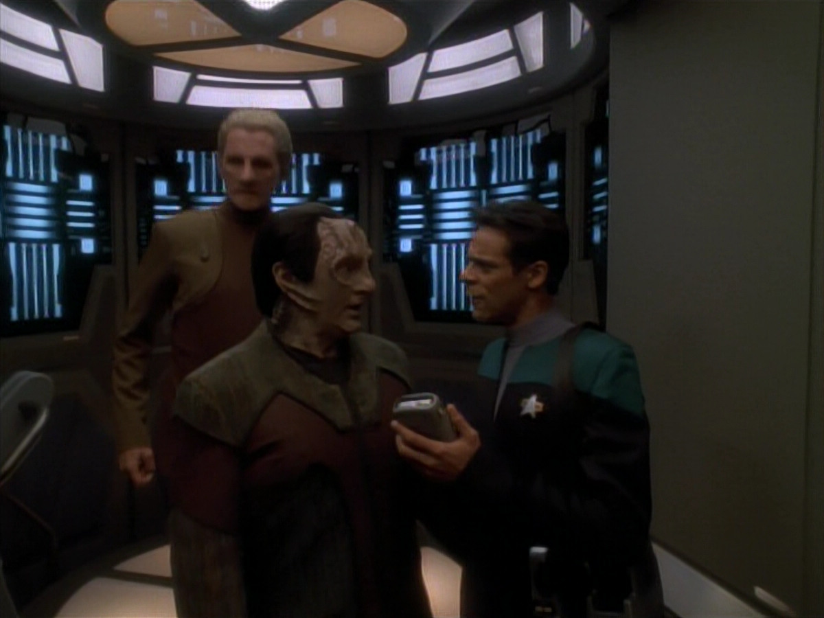 extant_StarTrek_DS9_3x21-TheDieIsCast_03433.jpg