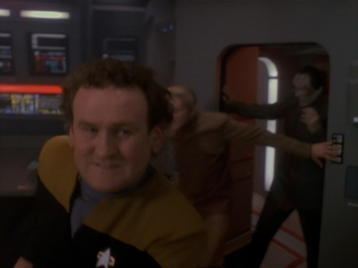 extant_StarTrek_DS9_3x21-TheDieIsCast_03498.jpg