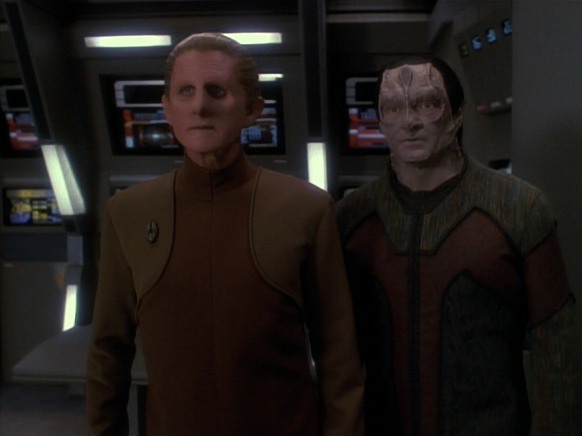 extant_StarTrek_DS9_3x21-TheDieIsCast_03508.jpg