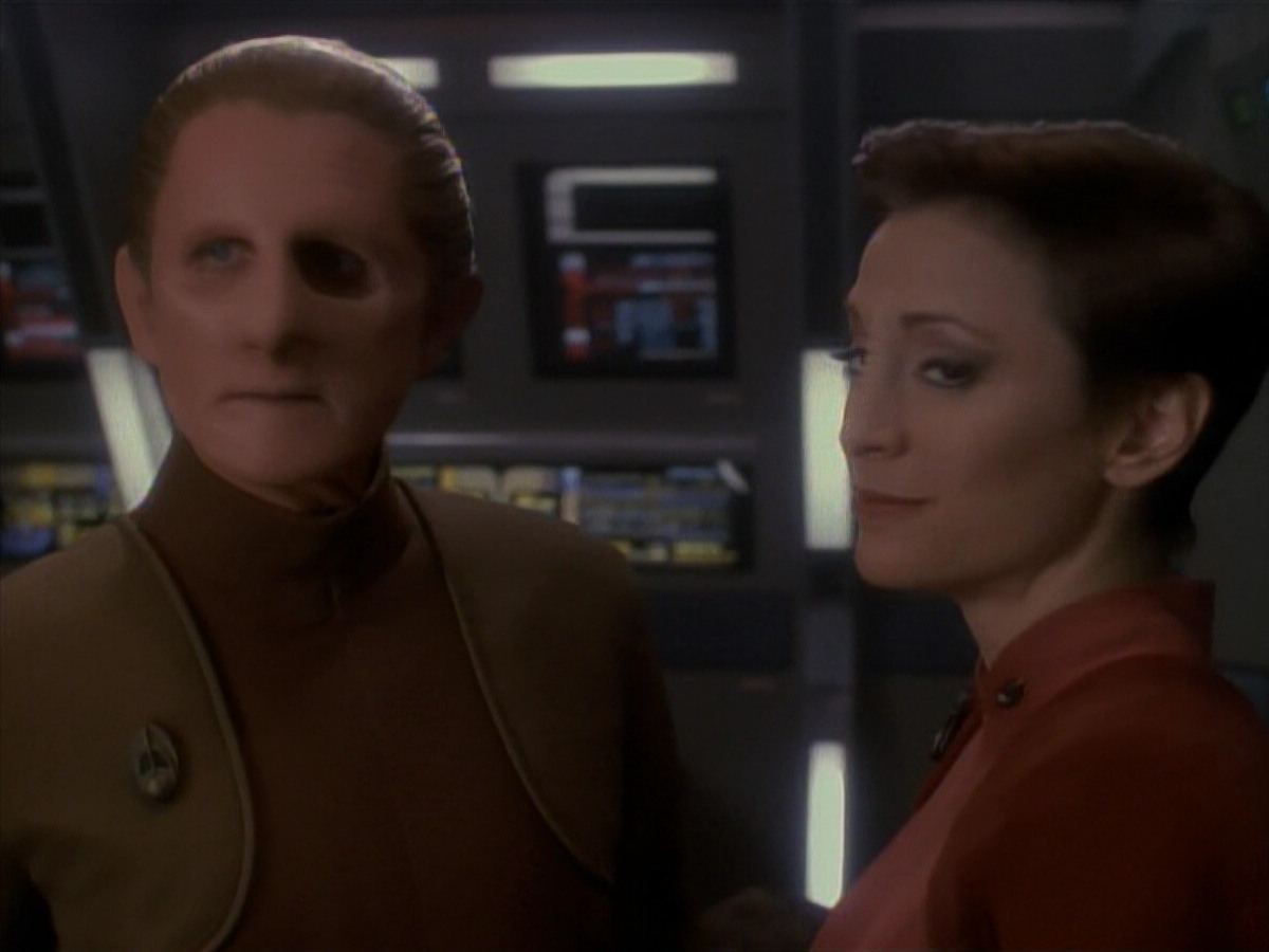 extant_StarTrek_DS9_3x21-TheDieIsCast_03545.jpg