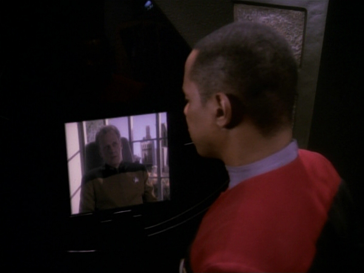 extant_StarTrek_DS9_3x21-TheDieIsCast_03563.jpg