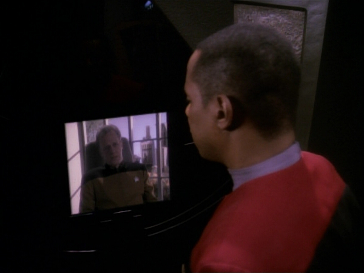 extant_StarTrek_DS9_3x21-TheDieIsCast_03565.jpg