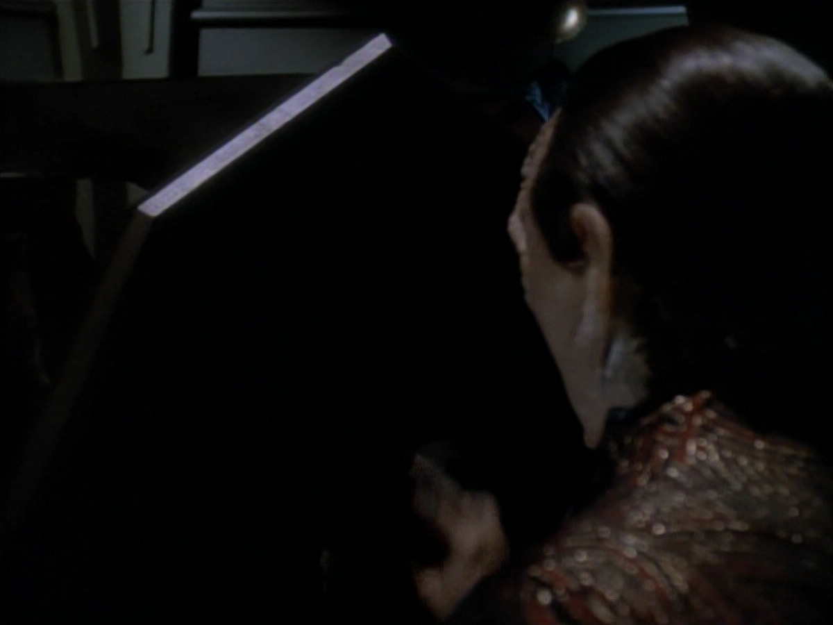 extant_StarTrek_DS9_3x21-TheDieIsCast_03624.jpg