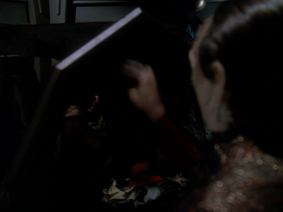 extant_StarTrek_DS9_3x21-TheDieIsCast_03631.jpg