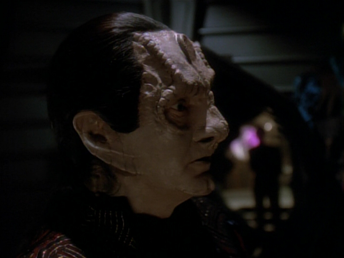 extant_StarTrek_DS9_3x21-TheDieIsCast_03653.jpg