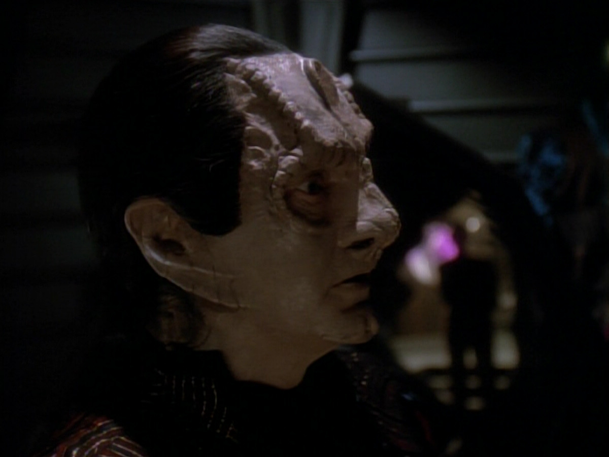 extant_StarTrek_DS9_3x21-TheDieIsCast_03655.jpg