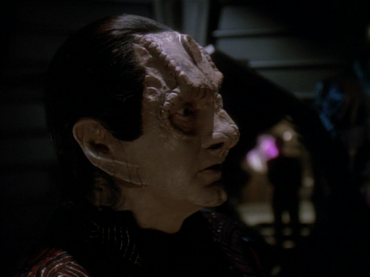 extant_StarTrek_DS9_3x21-TheDieIsCast_03656.jpg