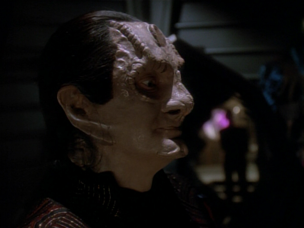 extant_StarTrek_DS9_3x21-TheDieIsCast_03677.jpg