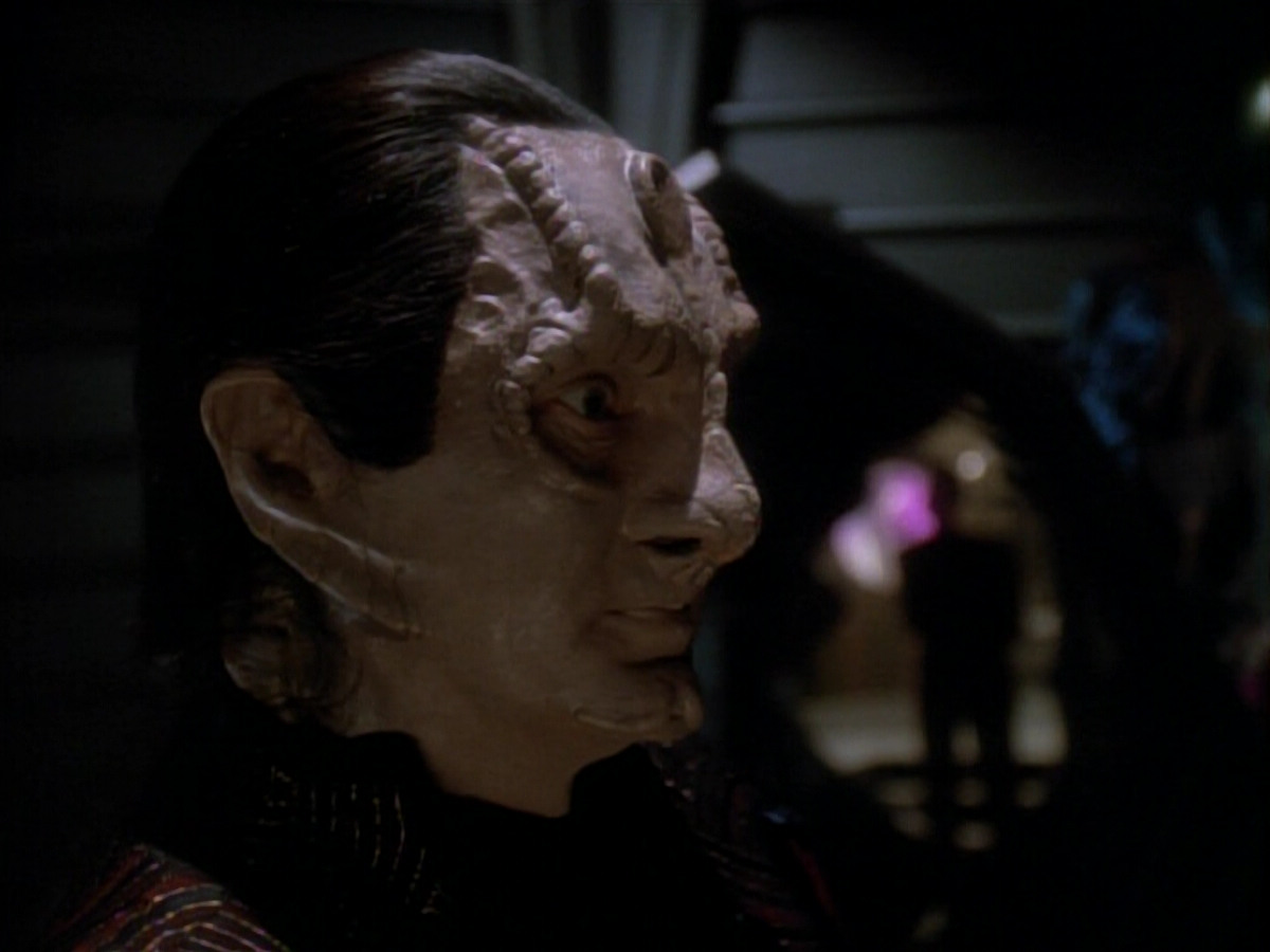 extant_StarTrek_DS9_3x21-TheDieIsCast_03715.jpg
