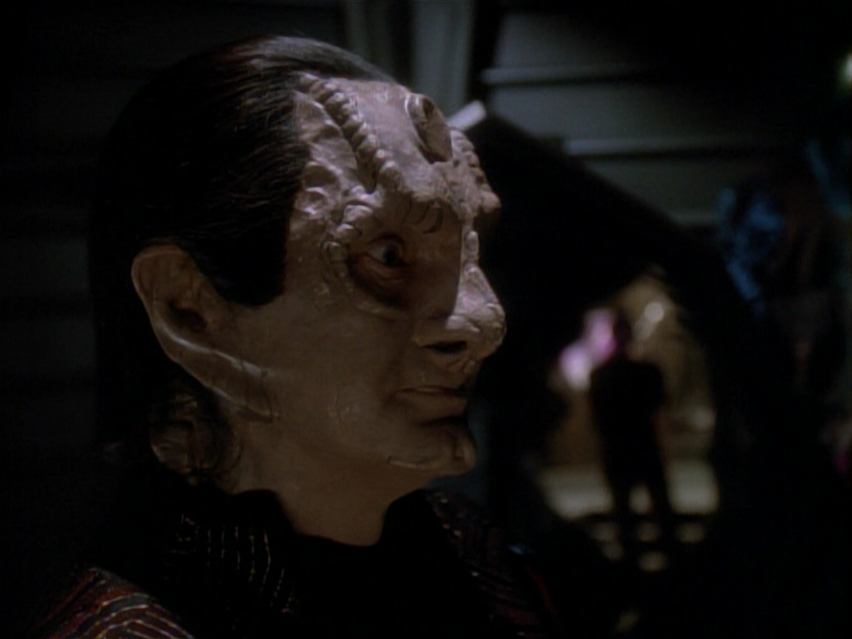 extant_StarTrek_DS9_3x21-TheDieIsCast_03723.jpg