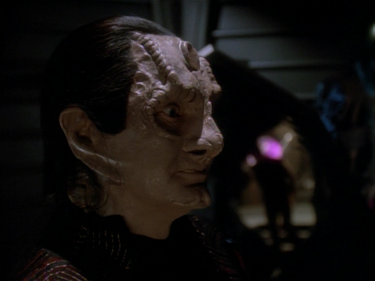 extant_StarTrek_DS9_3x21-TheDieIsCast_03724.jpg