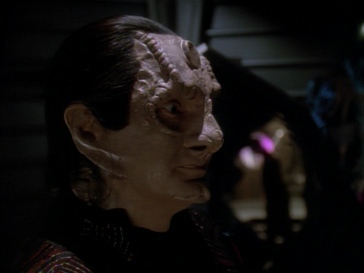 extant_StarTrek_DS9_3x21-TheDieIsCast_03725.jpg