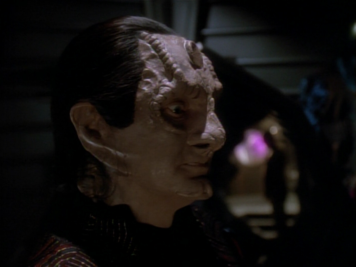 extant_StarTrek_DS9_3x21-TheDieIsCast_03727.jpg