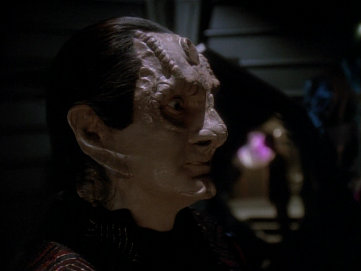 extant_StarTrek_DS9_3x21-TheDieIsCast_03733.jpg